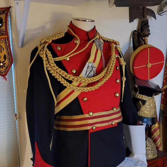 Meet your Posher, Colonel - Picture 2 of 6